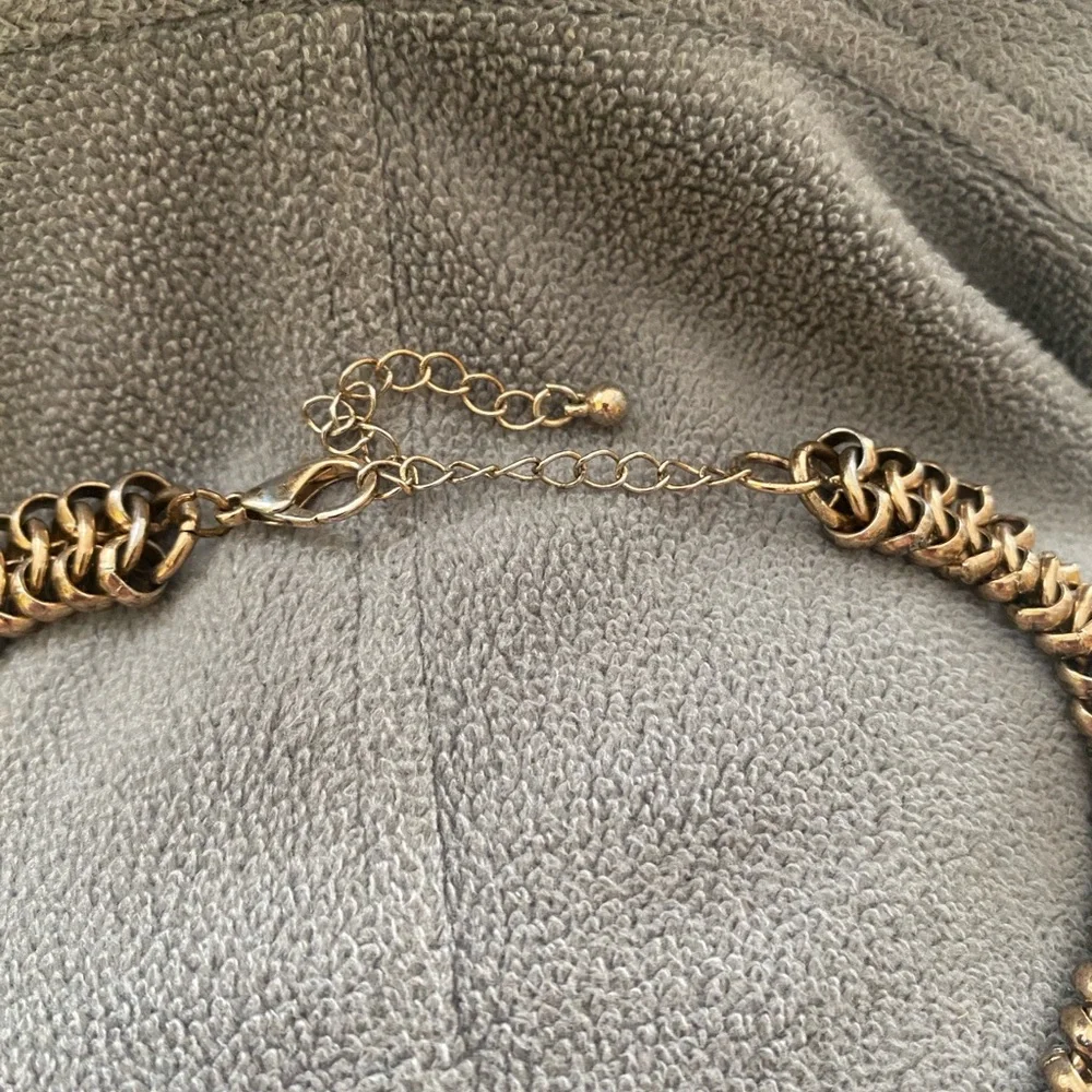 Gold Shell Charm Necklace - Picture 3 of 3